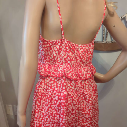 Simplee sundressFlaunt in style with Simplee's lightweight sundress. Perfect fit with adjustable tie straps, sexy back zip. Ideal for summer days.$25.00Boston304