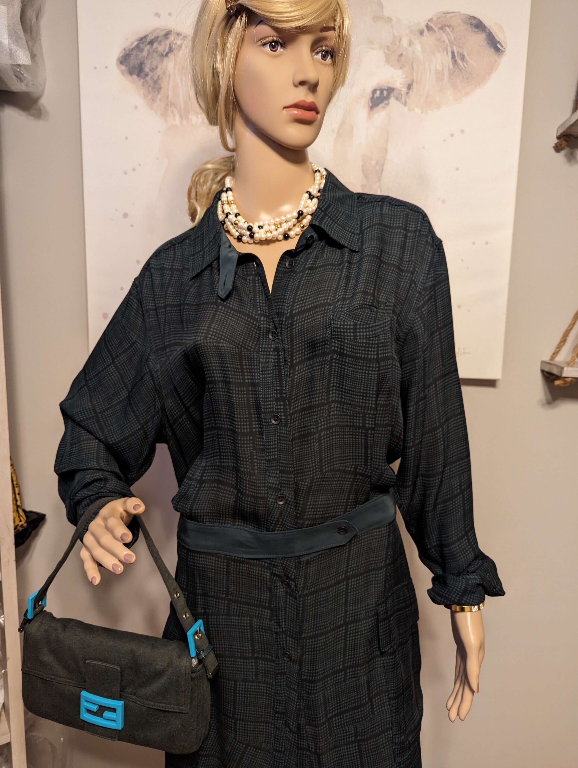 Rag & Bone Silk Shirt DressShop now: Stunning Rag & Bone black & green plaid silk shirt dress. Size 10, M-L fit, versatile sleeves, chic pockets. New & unworn.$225.00Boston304