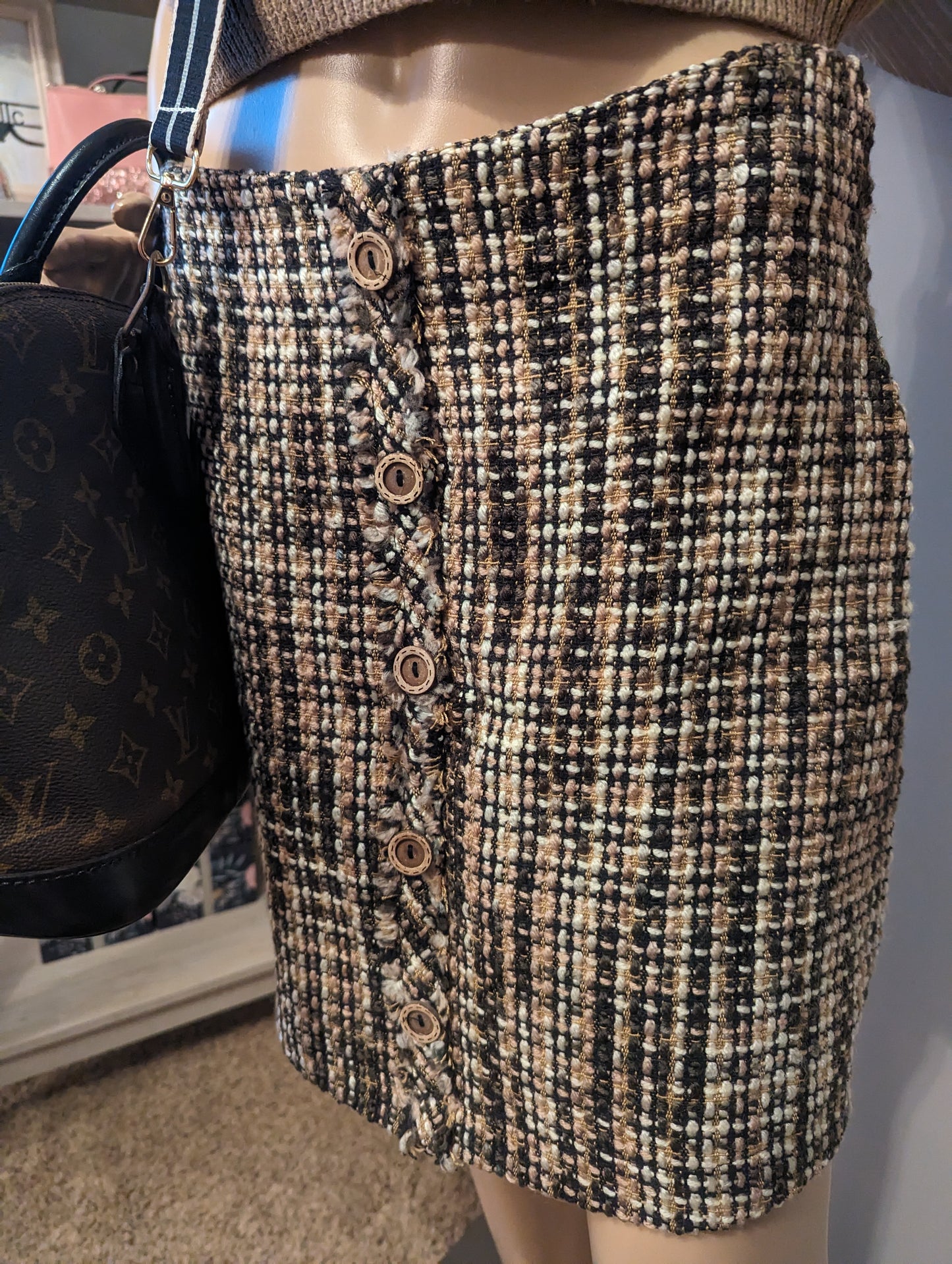 Whyte Eyelash Nordstrom Rack tweed skirtChic Whyte Eyelash tweed skirt with elegant wooden buttons. Versatile for any look. Size M: 15 waist, 19 hips, 17 L. Shop now!$45.00Boston304