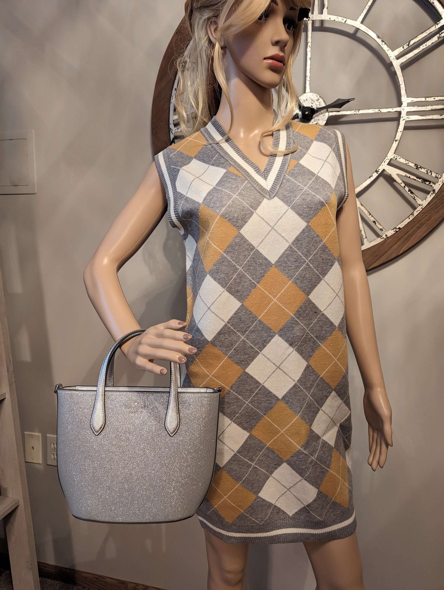 Willow & Wind mini argyle sweater dressShop the latest Willow & Wind mini dress in argyle. Perfect fit with stretch, super soft & stylish. Get your preppy chic look today!$79.00Boston304