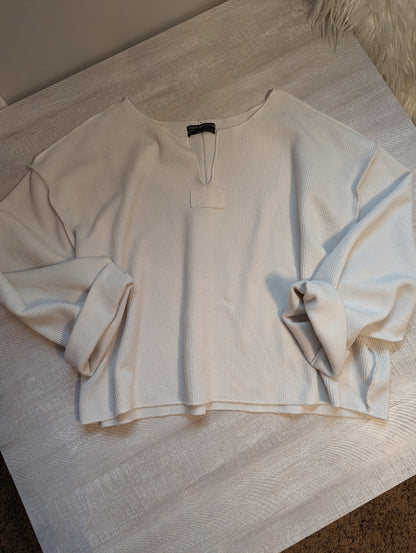 Urban Outfitters oversized cropped lightweight sweaterSnag this large Urban Outfitters cropped sweater. Perfect with jeans or skirts. Nearly new, comfy & stylish! Limited stock.$35.00Boston304