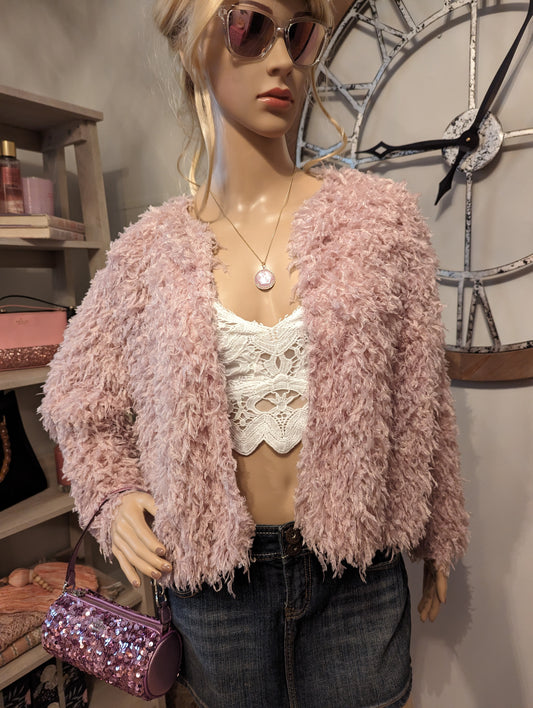 Lauren Conrad Lightweight, Feather like jacketElevate any outfit with the new Lauren Conrad Jacket. Lightweight, open-front design in pale lavender. Perfect fit, medium size. Add to cart now!$99.00Boston304