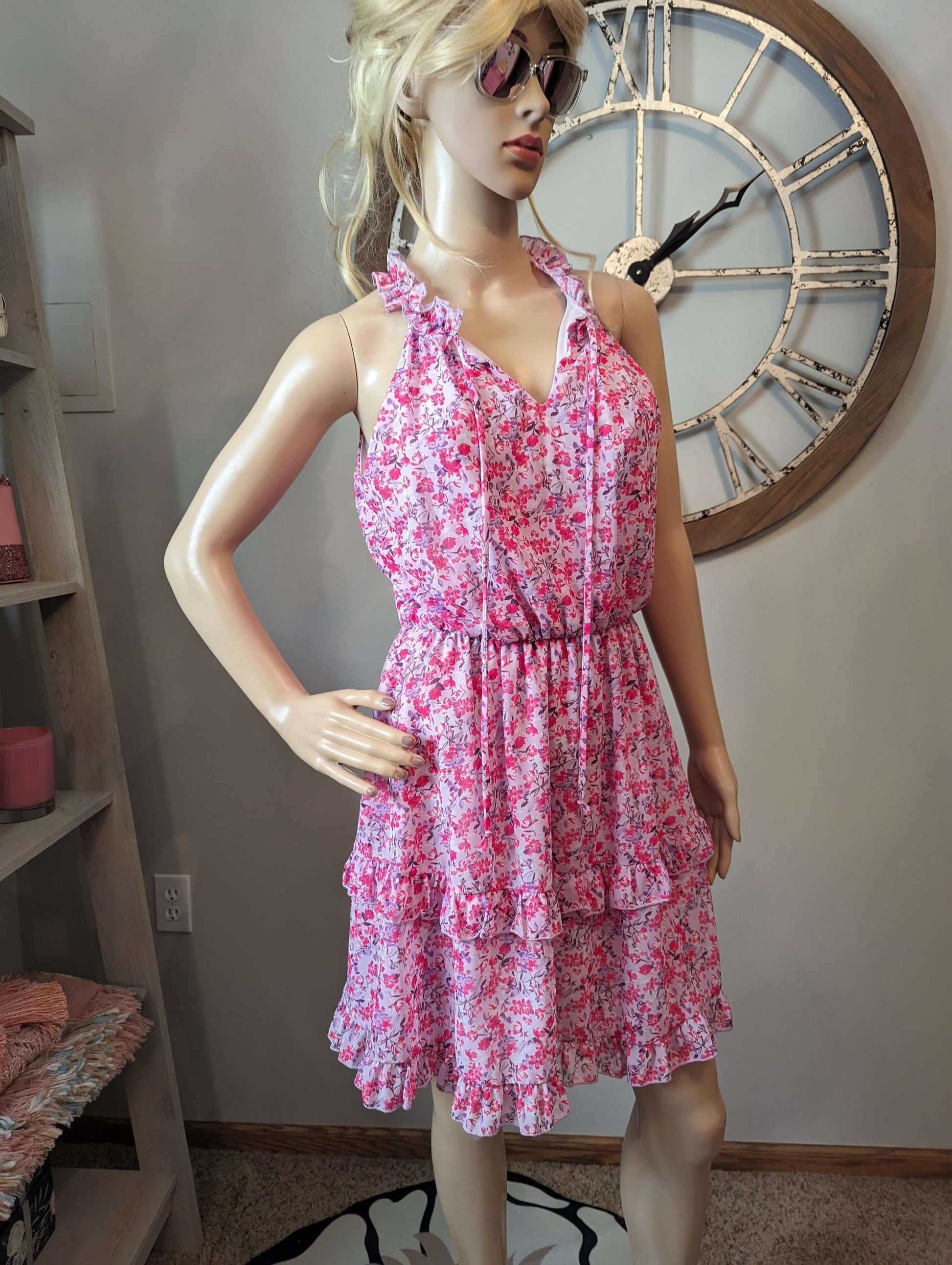 Peach Love California spring dressSnag this 'like new' Peach Love dress with a charming pink & lilac print. Size S/M, perfect stretch for easy wear on any occasion.$28.00Boston304