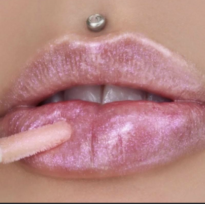 Jeffree Star The Gloss in shade Crystal KissShine bright with Jeffree Star's The Gloss in Crystal Kiss. Ultimate glitter fantasy with extreme shine. Grab yours!$19.00Boston304