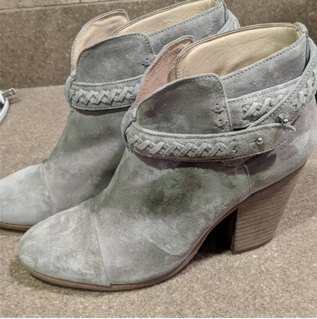 Rag & Bone Suede BootiesShop Rag & Bone suede booties in light gray, size 8 (38.5). Perfect blend of comfort & style for versatile women's fashion.$399.00Boston304