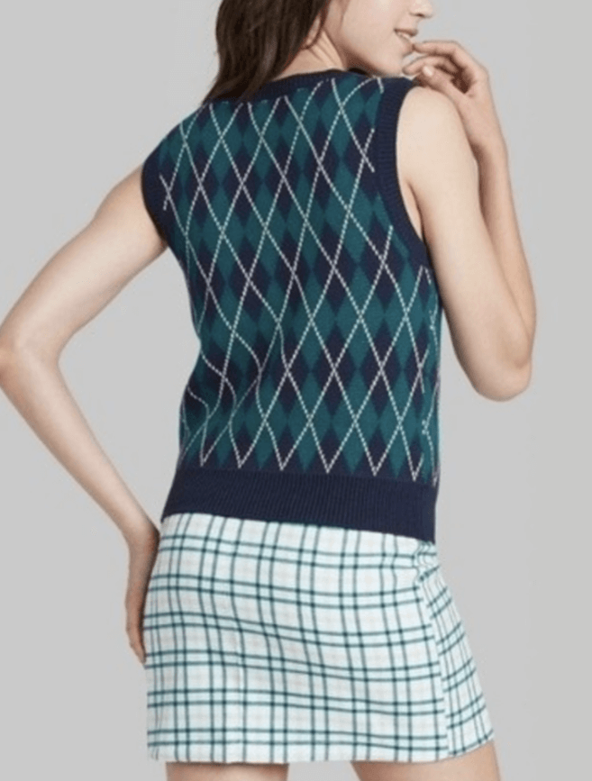 Wild Fable Sweater Vest in blue, green, & white argyleShop the latest Wild Fable sweater vest in argyle blue, green, & white. Size M, super soft & versatile. Perfect fit with 19 pit, 22 length.$40.00Boston304