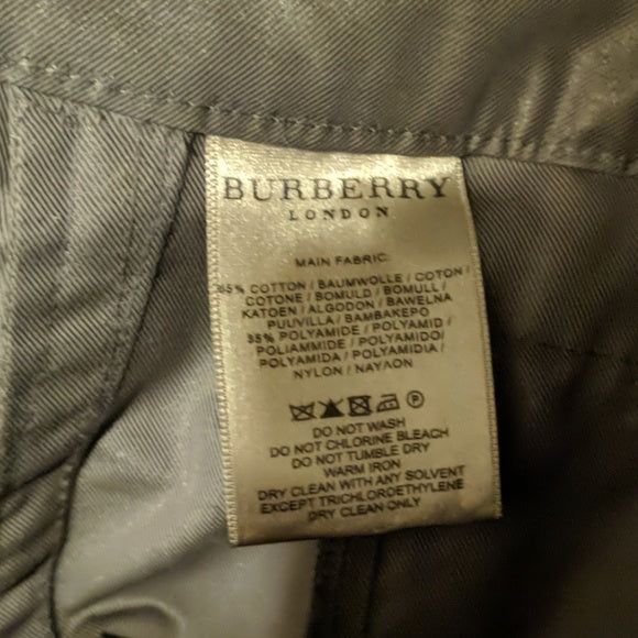 Burberry skirtElevate your style with this like-new Burberry metallic mini skirt, UK size 40 (US 4/5). Perfect to add a touch of glamour to any outfit.$900.00Boston304