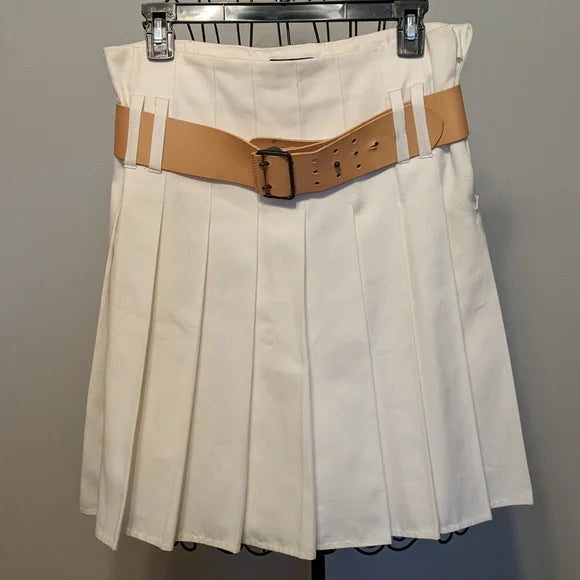 Burberry pleated skirtElevate your style with our Authentic Burberry pleated skirt, perfect fit, and excellent craftsmanship. Ideal for any wardrobe.$599.00Boston304