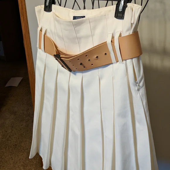 Burberry pleated skirtElevate your style with our Authentic Burberry pleated skirt, perfect fit, and excellent craftsmanship. Ideal for any wardrobe.$599.00Boston304