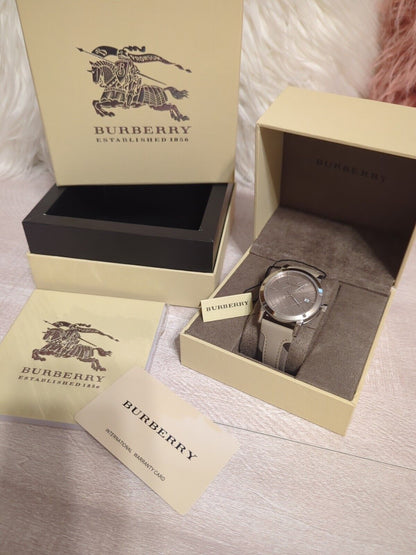 Burberry Womens Watch, Swiss Made Sapphire Crystal 51959, 50M/165 Feet. BU9021Elevate your style with the Burberry Women's Watch BU9021, featuring Swiss-made sapphire crystal and 50M water resistance. Perfect for the modern woman.$449.00Boston304